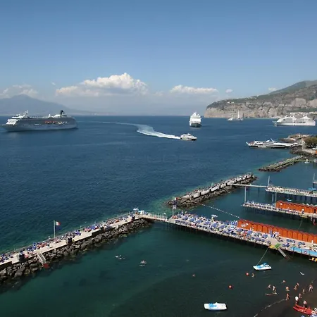 אתר נופש Esperidi 4*